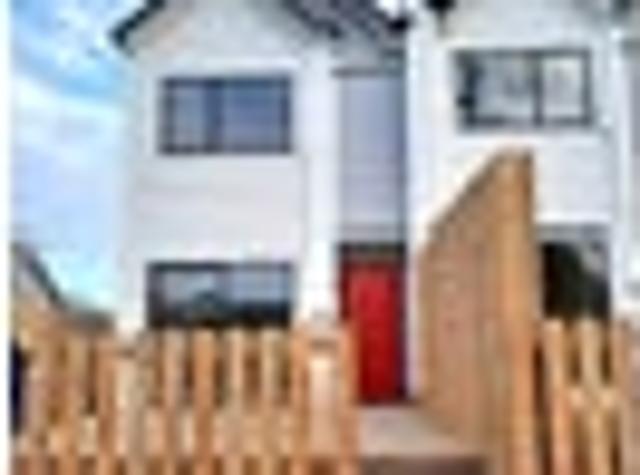 Townhouse for rent in New Lynn