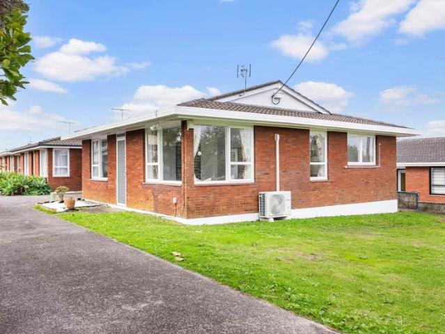 House for rent in Oratia