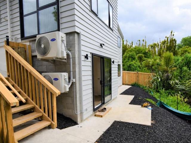 House for rent in Oratia