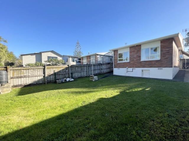 House for rent in Oratia