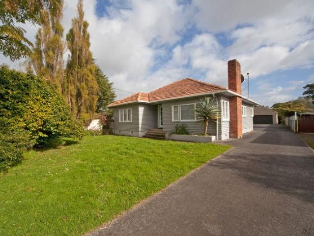 House for rent in Oratia