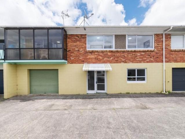 House for rent in Oratia