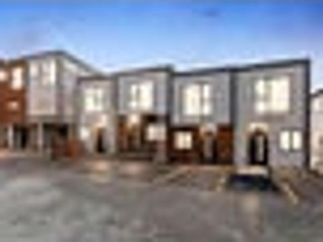 Townhouse for rent in Green Bay, Oroua County