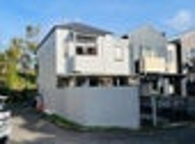 Townhouse for rent in New Lynn