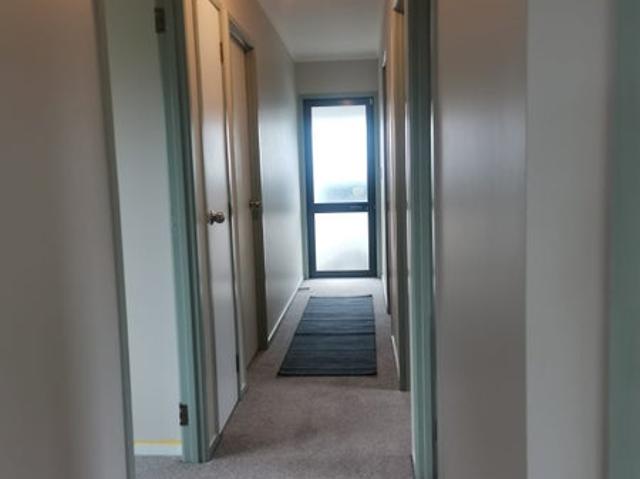 House for rent in Oratia