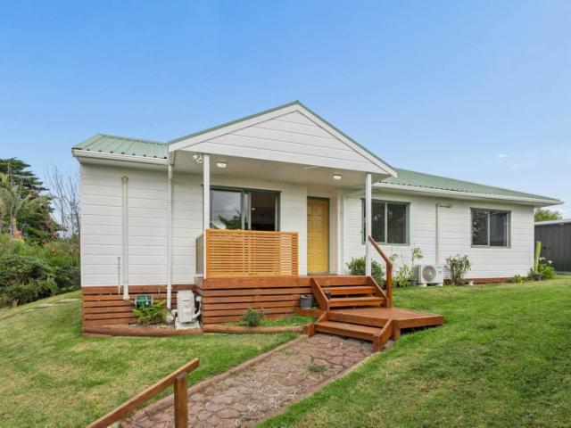 House for rent in Oratia