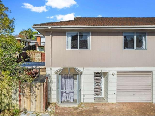House for rent in Oratia