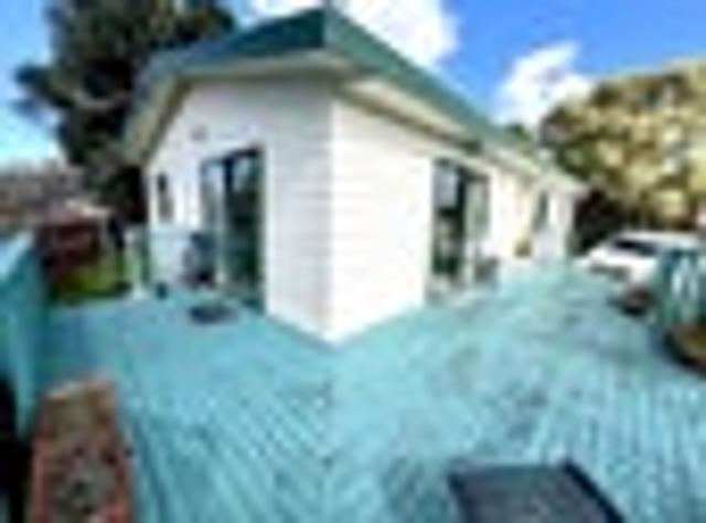 House for rent in Kelston