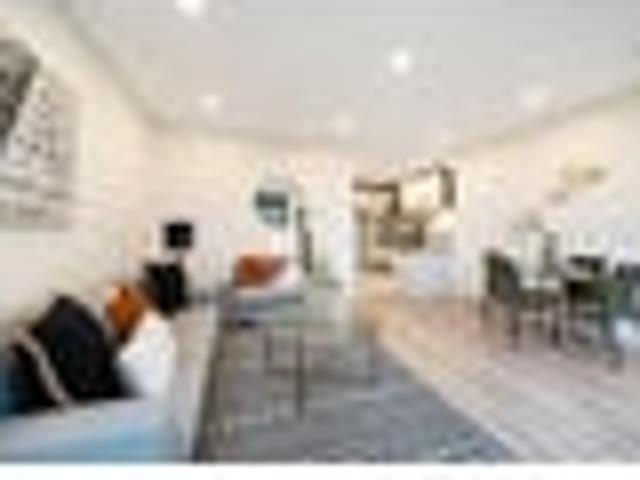 Townhouse for rent in New Lynn, Oroua County