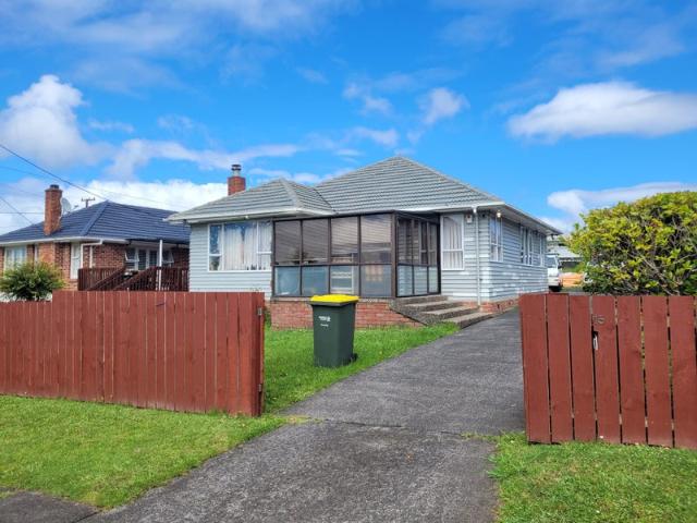 House for rent in Oratia