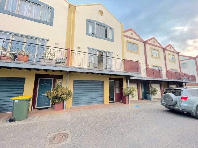 House for rent in Oratia