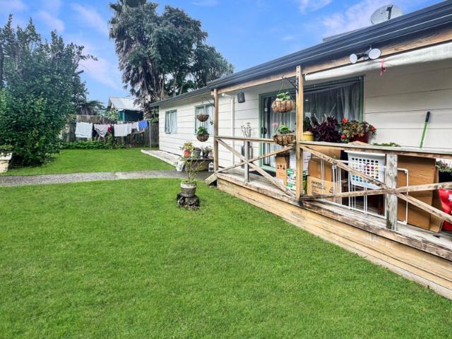 House for rent in Oratia
