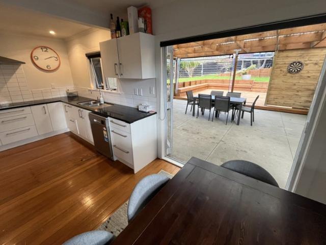 House for rent in Oratia