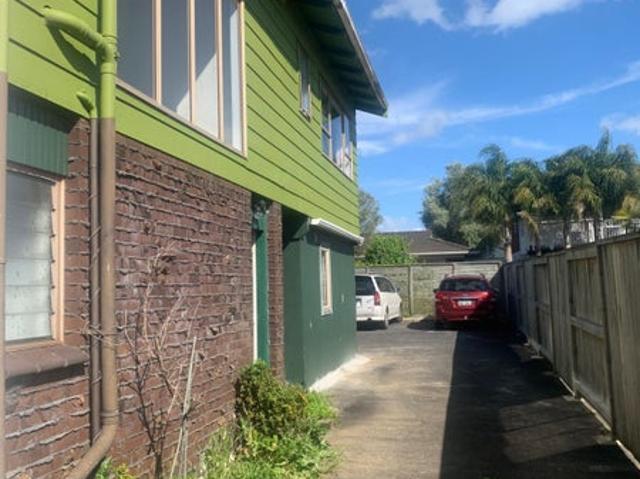 House for rent in Oratia