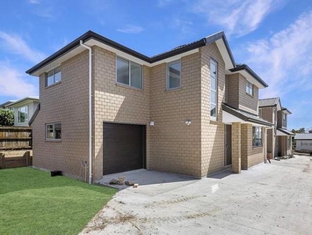 House for rent in Oratia