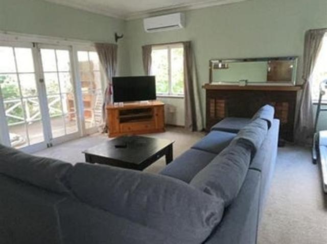 House for rent in Oratia