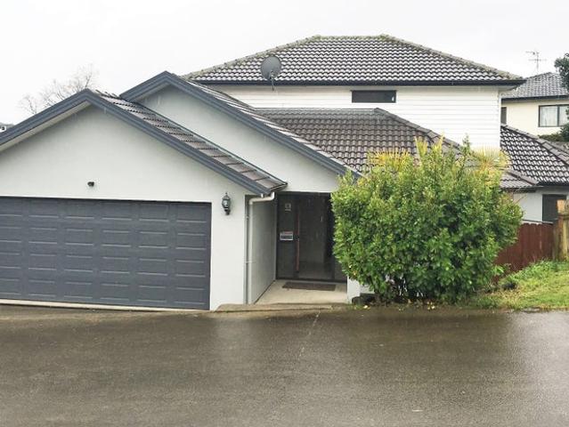 House for rent in Oratia