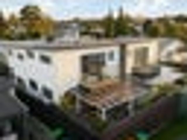House for sale in Kelston