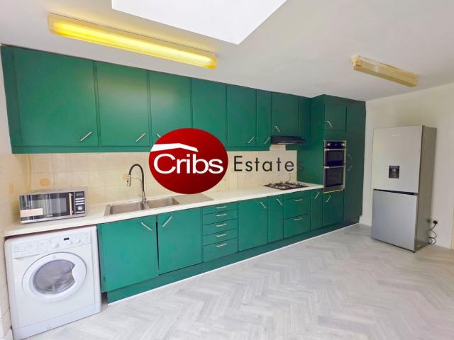 House for rent in Motspur Park, Greater London