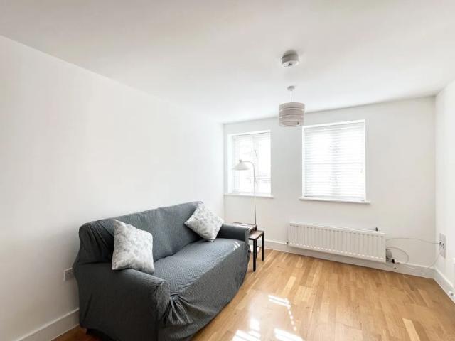 Apartment for rent in Beechen Cliff, Dulcote