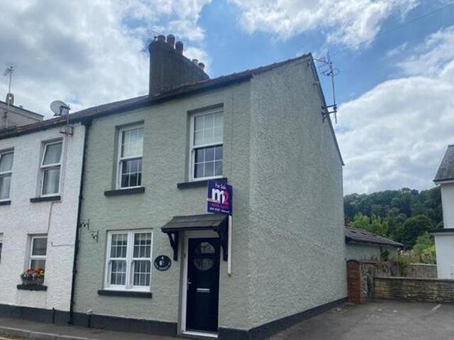 House for sale in Llanbadoc, Wales