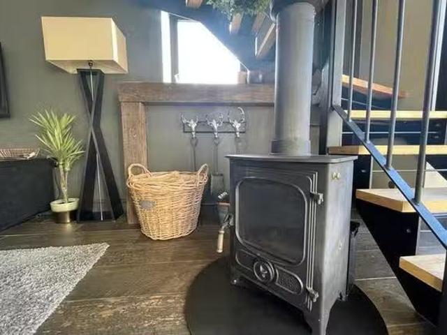Apartment for rent in Charlesworth, East Midlands