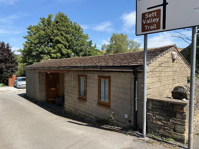 House for rent in Charlesworth, East Midlands