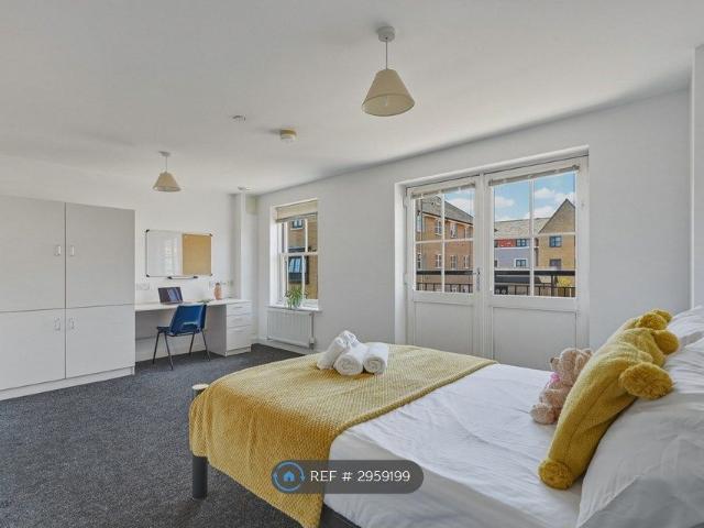 Room for rent in Heigham Grove, East Bank