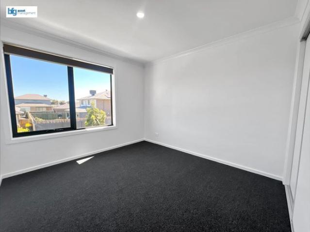 Townhouse for rent in Harpley, Melbourne