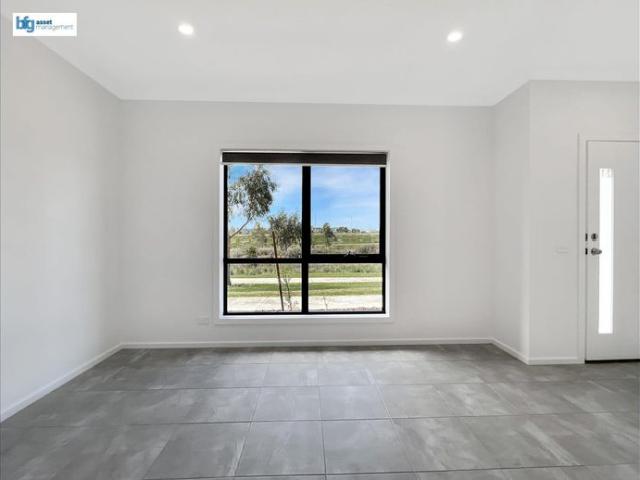 Townhouse for rent in Harpley, Melbourne