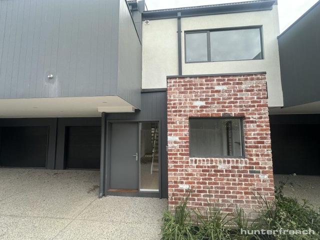 Townhouse for sale in Camerons Creek, Victoria