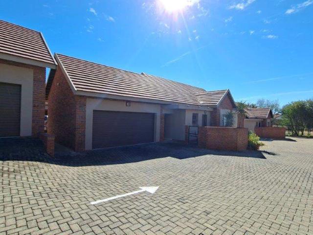Townhouse for sale in Bloemfontein, Free State