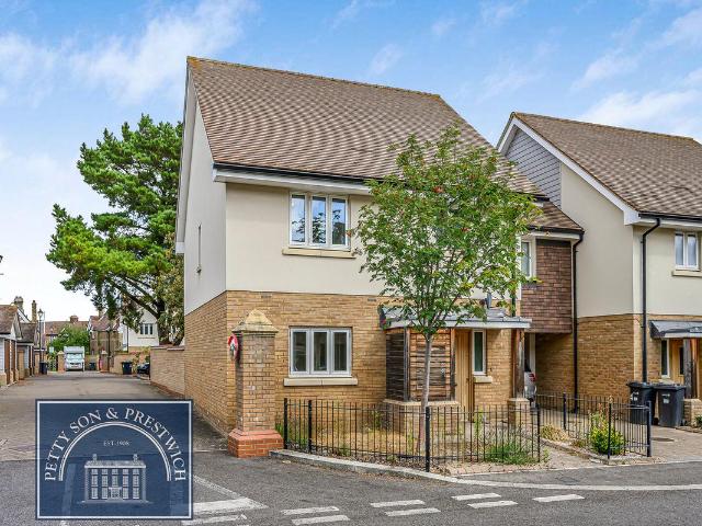 House for rent in London Borough of Redbridge, Greater London