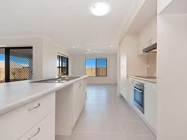 House for rent in Mount Larcom, Queensland