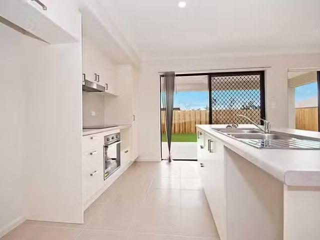 House for rent in Mount Larcom, Queensland