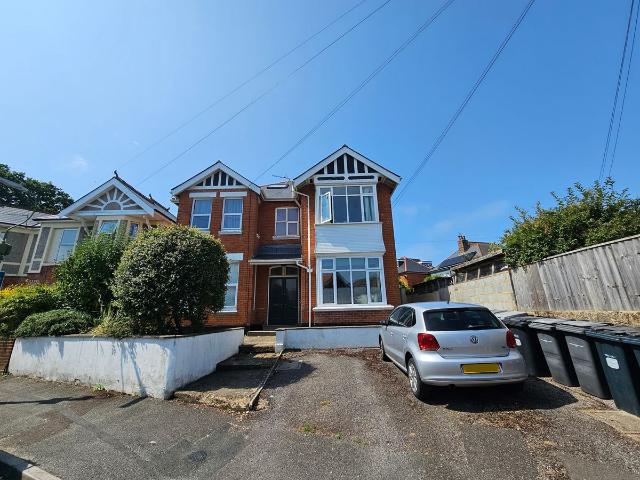 Apartment for rent in Pokesdown, Bournemouth