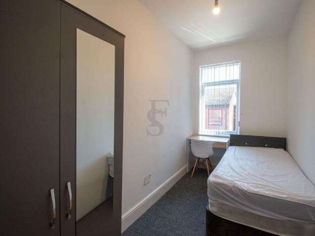 Room for rent in Aylestone Park, Old Wharf