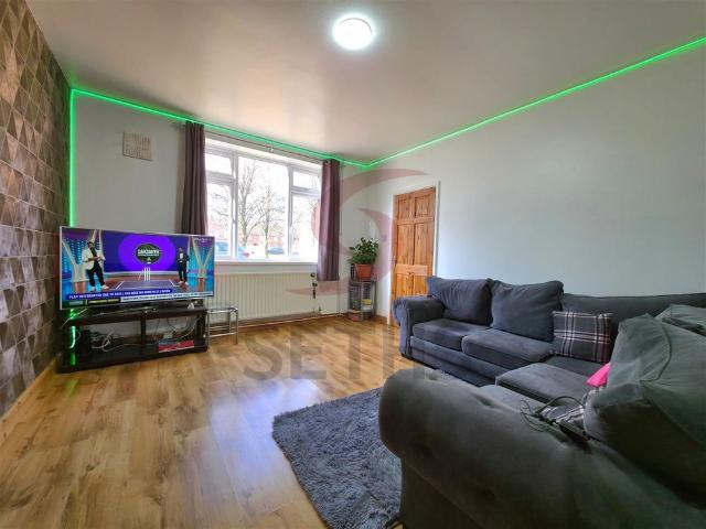 Room for rent in New Parks, Old Wharf