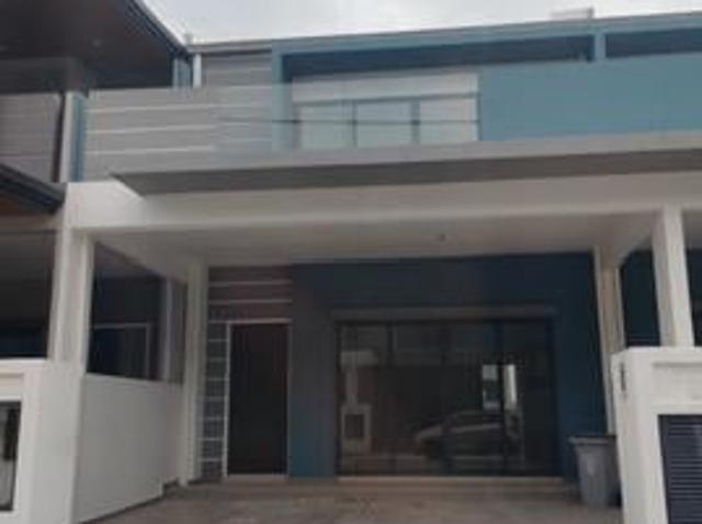 Terraced House for sale in Malaka