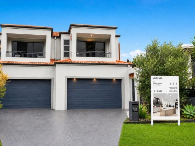 Townhouse for sale in Paradise Point, Gold Coast City