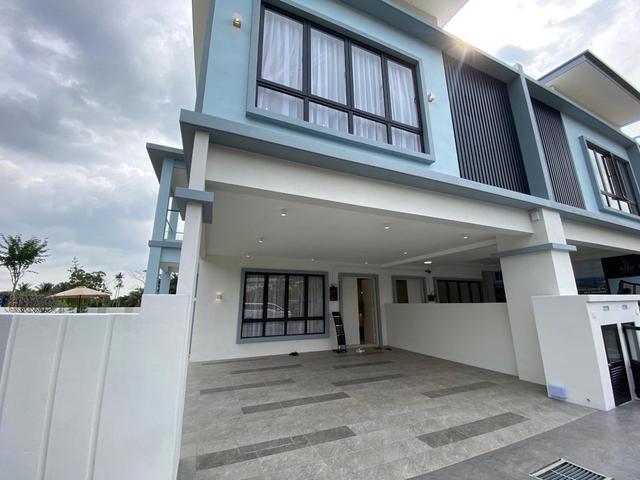 Terraced House for sale in Malaka