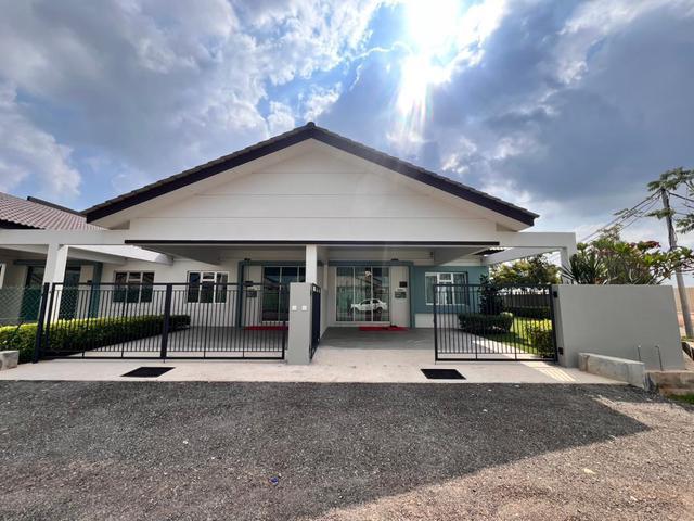 Terraced House for sale in Rembia, Malaka