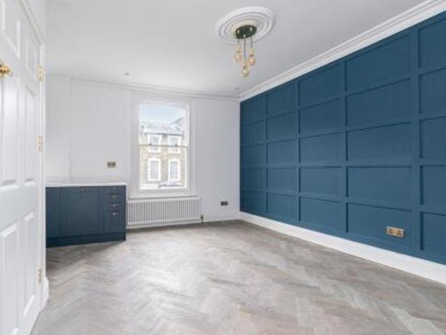 Room for rent in Lower Clapton, Greater London