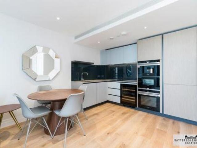 Room for rent in Nine Elms, Greater London