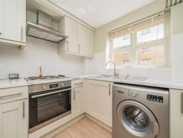 Room for rent in London Borough of Richmond upon Thames, Greater London