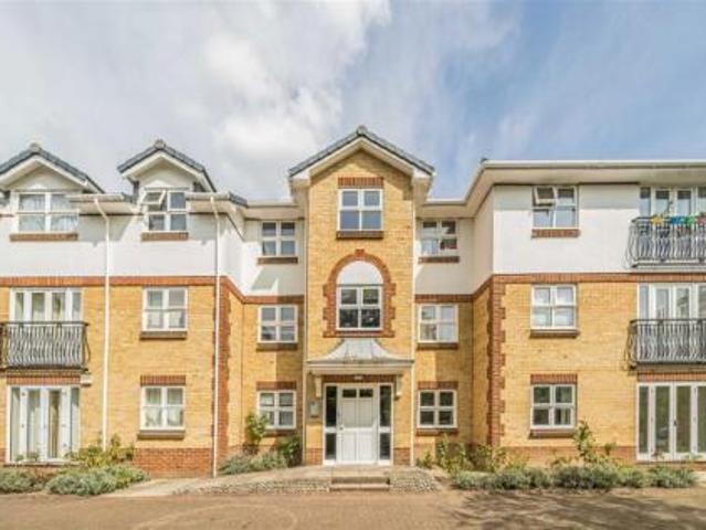 Room for rent in London Borough of Richmond upon Thames, Greater London