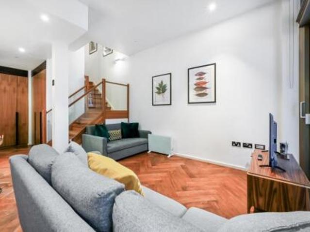 Room for rent in Nine Elms, Greater London