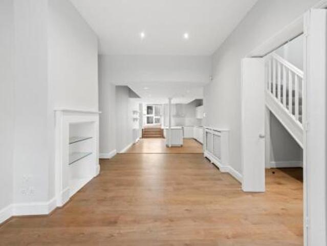 Room for rent in Wandon Estate, Greater London