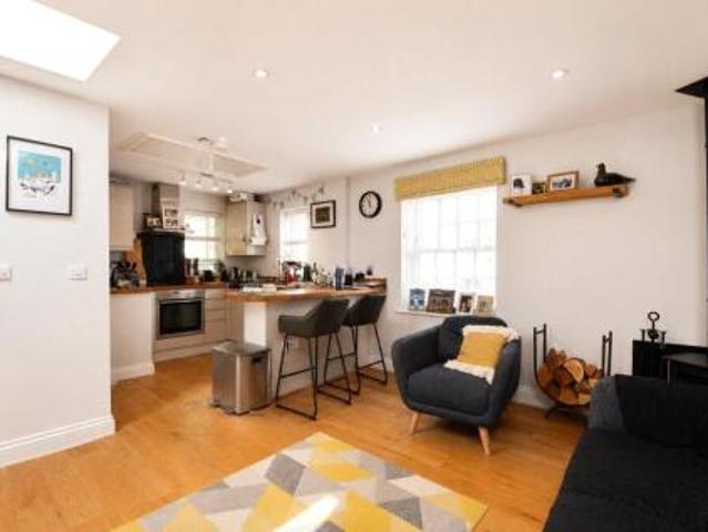 Room for rent in Cherry Orchards, Bristol