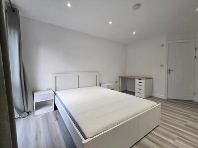 Room for rent in London Borough of Redbridge, Greater London